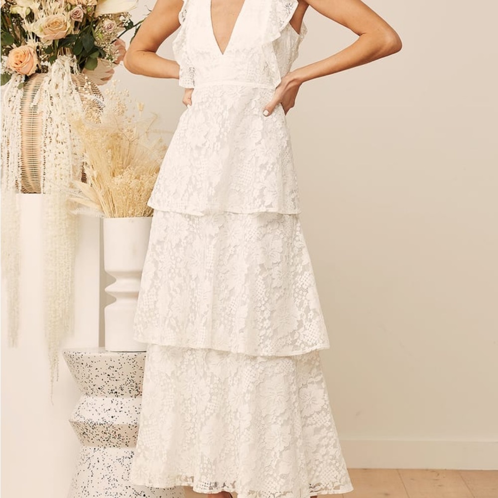 NWT Lulu’s Molinetto Lace Maxi Dress